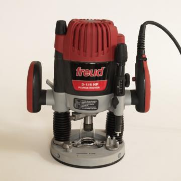 Freud 3-1/4 hp Plunge Router #FT3000VCE